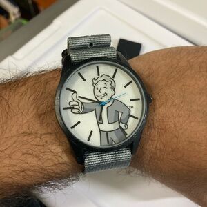 Fallout 2016 Vault Boy watch, Accutime, new battery, extra nato strap, RARE
